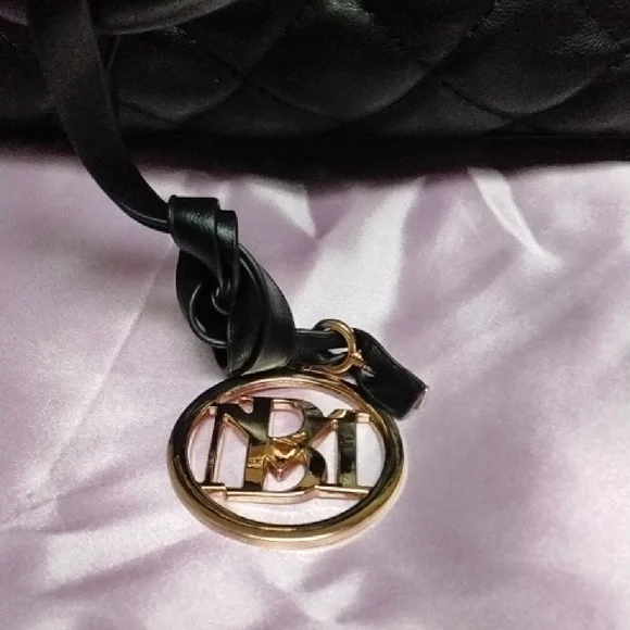 Studio Badgley Mischka Chic Black Quilted Satchel - Picture 2 of 8